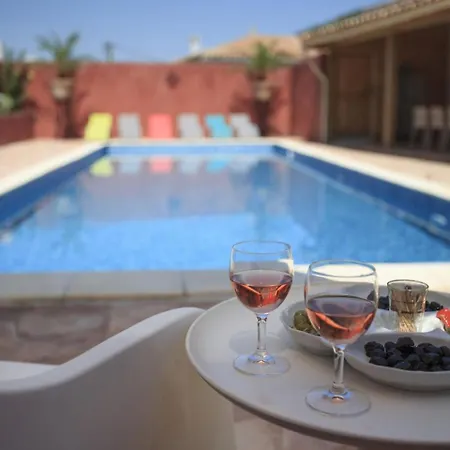 Βίλα Modern With Private Pool In