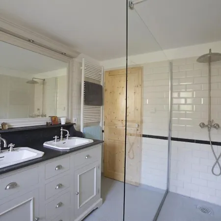 Modern With Private Pool In *